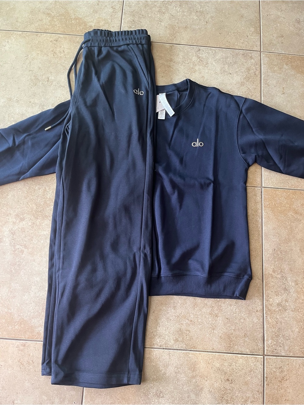 ALO Yoga Navy Crewneck Sweatshirt and Joggers Set